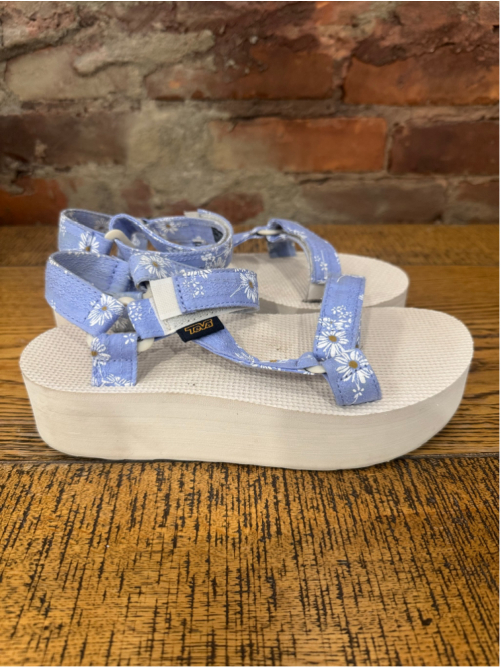 Teva Universal Flatform Sandals Blue Daisy Floral Print Platform Retro Size 7